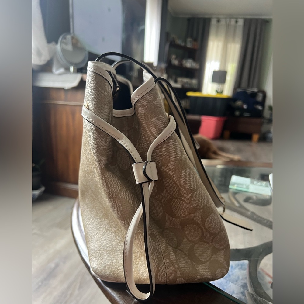 Coach Drawstring Carryall Bag - Picture 6 of 8